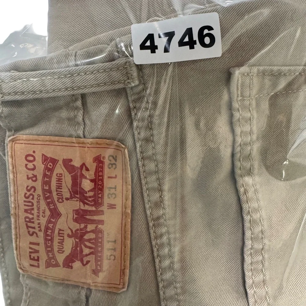 Levi's 511 Slim Fit Beige Pants 31x30 Neutral Minimalist‎ Street Style Denim